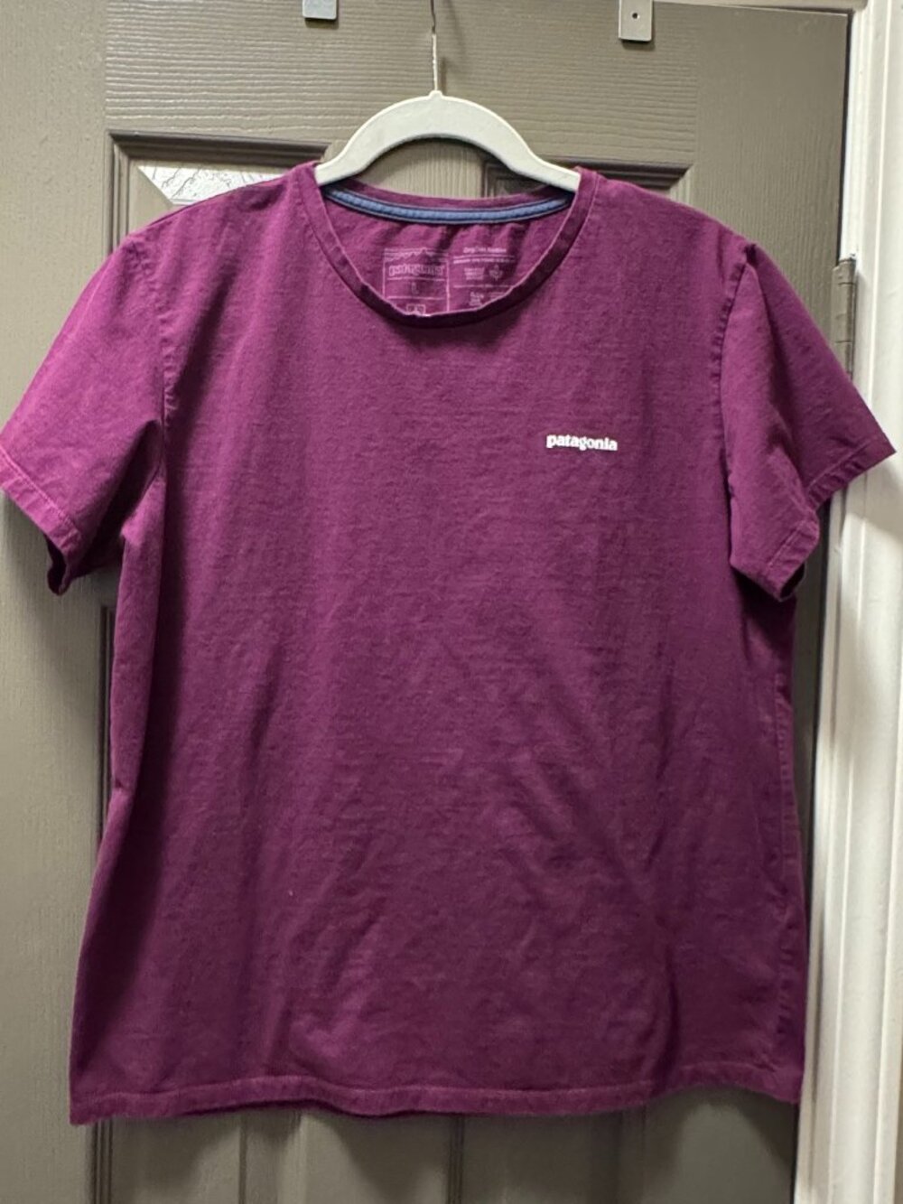 Patagonia plum p-6 mission tee - Picture 2 of 7